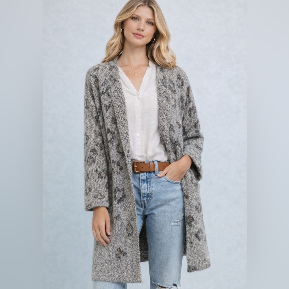 Cupcakes & Cashmere Leopard Patterned Sweater Coat – Size L - Picture 5 of 5
